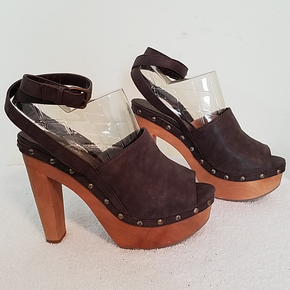 High Heel Wedge Sandal 7M